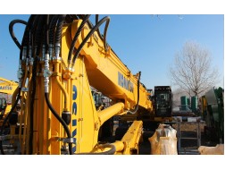 Komatsu PC390HRD-11